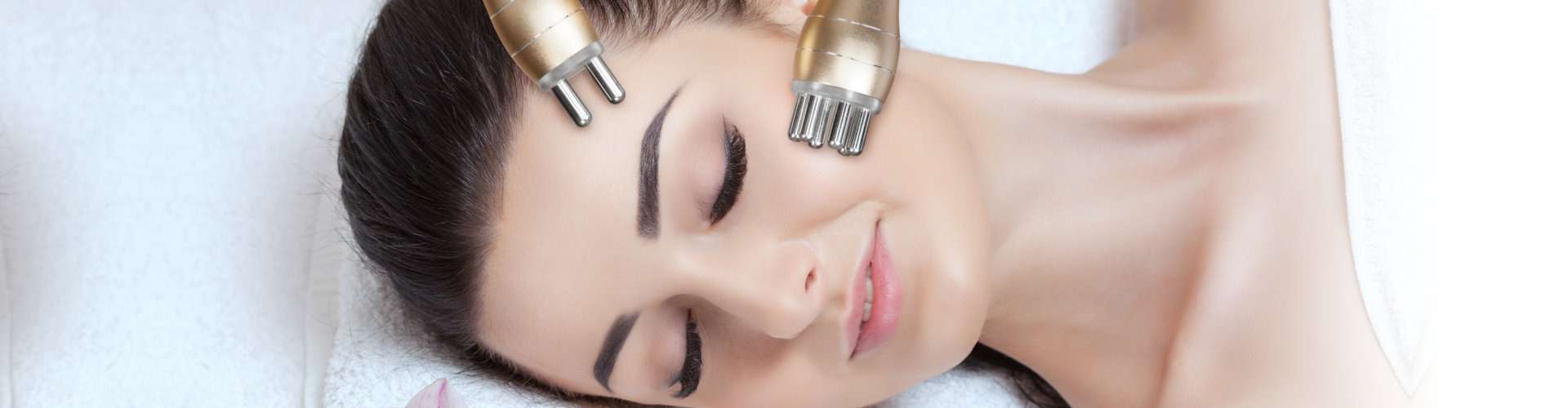 Rf lifting procedure in a beauty parlour